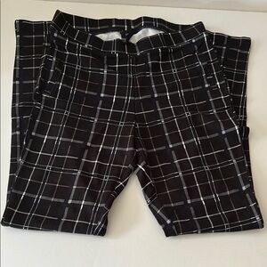 Hue Black and White Plaid leggings